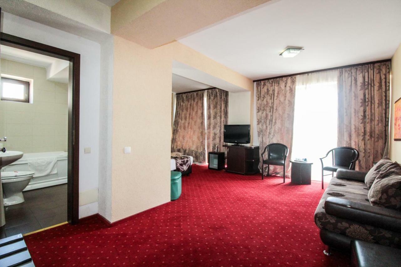 Hotel Razvan Bukurešť Exteriér fotografie